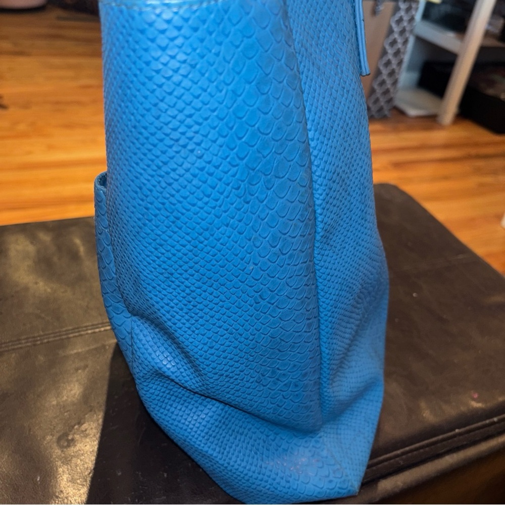 Neiman Marcus Vibrant Blue Textured Tote - Picture 4 of 8
